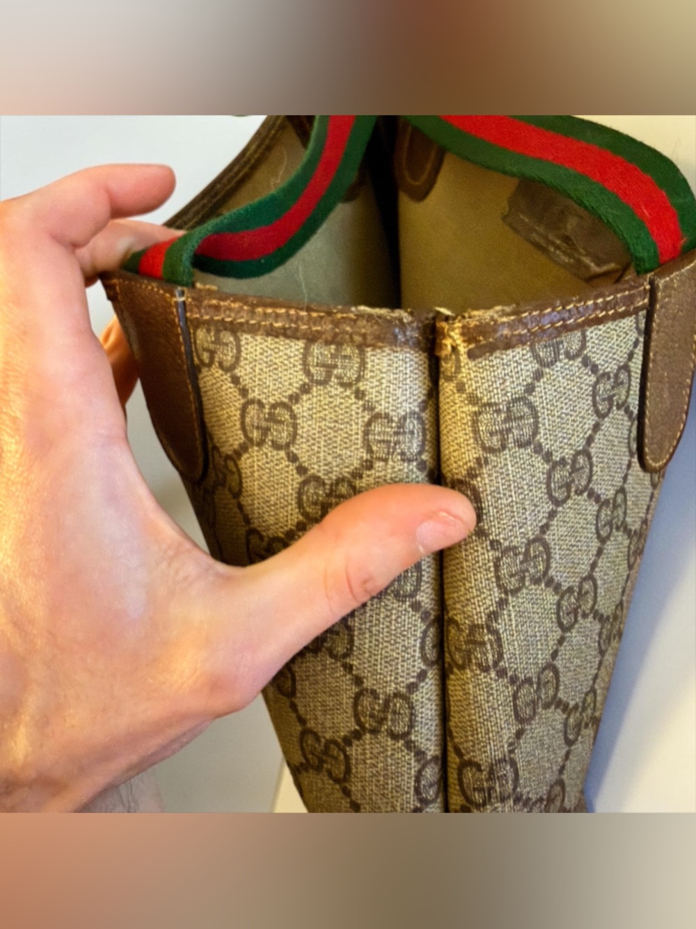 Authentic Gucci Plus Tote (Someone added a snap) - Picture 5 of 13